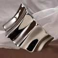 Minimalist S925 sterling silver ear cuff with wide wavy pattern and high polish finish - Single Piece / White Gold