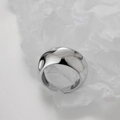 Μίνιμαλ ανοιχτό δαχτυλίδι από ασήμι S925 με ακανόνιστη υφή λάβας σε ασημί φινίρισμα - Ρυθμιζόμενο Μέγεθος 14 / Λευκόχρυσο