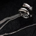 Pendiente de clip en plata S925 con borla y circón sobre fondo negro elegante - Plata 925 / Oro Blanco (Individual)