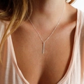 Collana con ciondolo a barra verticale in acciaio inossidabile argento su modella - Catena 42+8CM / 30*2MM Barra Colore Acciaio (YX15474)