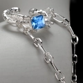 Ear cuff de plata S925 con cadena texturizada y circonita azul cuadrada brillante - Plata con piedra azul