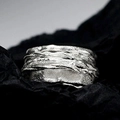 S925 Sterling Silber Ohrmanschette mit Vintage-Reben-Textur und breitem Web-Design - 925er Silber / Retro-Silber (Einzeln)