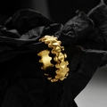 Ear cuff minimalista de plata esterlina S925 dorada con diseño geométrico ondulado - Chapado en Oro de 18K (Pieza única)