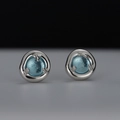 Pendientes de plata 925 con cristales de ágata azul claro y montura orgánica de tres garras - Piedra Azul Claro (E1272) / Plata 925 / Plateado