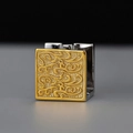 Quadratische Silberohrringe mit goldenem Blumenrelief und minimalistischem Retro-Design - 925er Silber / Zweifarbiger Stil (Einzelstück)