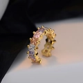 Anello dorato regolabile con fila di zirconi viola e rosa con montatura a griffe - Stile Strass Colorato / Argento 925 / Oro