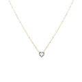 Detailweergave van een hartvormige kristallen hanger aan een goudkleurige stalen ketting - Goud-April Wit