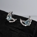 Minimalistische S925 zilveren maan oorbellen met blauw hart kristal en lavatextuur - 925 zilver / Witgoud