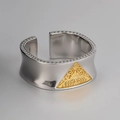 Verstellbarer S925 Sterlingsilber Ring mit goldener Gravur im Dreieck-Akanthus-Design - Verstellbare Größe 14 / Gold und Silber Zweifarbig