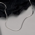 Collar de cadena de serpiente octogonal en plata esterlina S925 pulida sobre fondo negro - Plata 925 / Plateado