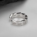 Zilveren geometrische oormanchet met sprankelende rechthoekige kristallen in modern design - Enkel Stuk / Witte Strass Witgoud Kleur