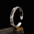 Verstelbare S925 sterling zilveren ring met vintage zwarte vlinder reliëfsnijwerk - Open Maat 14 (Verstelbaar 12-17) / Witgoud