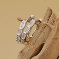 Orecchini a cerchio in argento 925 con zirconi a taglio baguette e design geometrico - Argento 925 / Oro Bianco