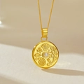 Collana dorata tonda con rilievo marino corallo conchiglia e perla centrale - Argento 925 / Oro 18K