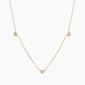 Elegante collar de plata esterlina S925 dorada con tres colgantes de corazón pavé - Plata 925 / Oro de 18K