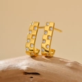 Goudkleurige 925 zilveren J-vormige oorbellen met fonkelende zirkonia in dambordpatroon - 925 zilver / 18K Goud (met zilveren oordopje)