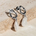 Pendientes de perlas barrocas con aros geométricos plateados en base de piedra - Plata 925 / Platino (Con Tapones de Plata)