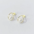 Elegant gold teardrop S925 silver earrings with central white pearl on white background - 925 Silver / Gold