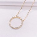 Elegante gouden S925 sterling zilveren cirkel ketting met witte kristallen op witte zijde - Volledig 925 Sterling Zilver / Goud