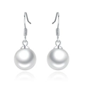 Elegante S925 Sterling Silber Perlenohrringe mit weißen runden Perlen am Fischhaken - 925 Silber 8mm Muschelperle / Weißgold