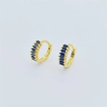 Orecchini a cerchio in argento S925 dorato con cristalli blu rettangolari, vista simmetrica - Oro Zircone Nero