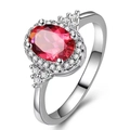 Elegante anello in argento sterling S925 con rubino ovale e accenti di diamanti su sfondo bianco - Taglia 6 / Argento Sterling S925 Placcato Oro Bianco
