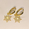 Elegantes pendientes de estrella en plata S925 dorada con ópalo y circonitas brillantes - Plata 925 / Dorado