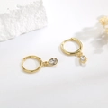 Pendientes de aro en plata 925 con circonitas en forma de gota sobre piedra blanca - Plata 925 / Dorado