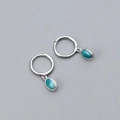 Orecchini a cerchio in argento S925 con pendenti ovali in turchese e bordi lavorati - Argento 925 / Oro Bianco