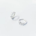 Orecchini a cerchio in argento S925 con tre pietre di zirconia cubica quadrate - Argento 925 / Oro Bianco