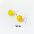 Dettaglio orecchini con agata gialla da 10mm e ganci in argento S925 eleganti - Argento 925 / 10mm Color Platino