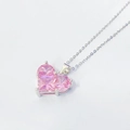 Elegante S925 Silberhalskette mit rosa Zirkonia Herzanhänger in 45-Grad-Ansicht präsentiert - Mit 40+5cm O-Kette / Klein (10mm) / Weißgold