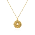 Collana medaglia occhio greco dorata con pietra di luna e zirconi su sfondo bianco - Argento 925 / Oro