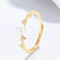 Anillo abierto dorado en forma de onda con perla de agua dulce y circonitas brillantes - Abierto Ajustable / Dorado