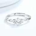 Elegante anello di coppia in argento 925 con zircone a sei griffe e design a treccia - Aperto Regolabile / Argento Modello Donna (Regolabile)