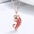 Koi-Fisch-Halskette aus 925er Silber in Roségold mit roten Emaille-Details - 925er Silber / Roségold (Mit Kette)