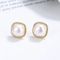 Élégantes boucles d'oreilles perles d'eau douce argent S925 avec halo de zircon plaqué or chic - Or