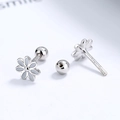 Boucles d'oreilles marguerite en argent S925 avec émail bleu clair et fermoir à vis - Argent 925 / Blanc