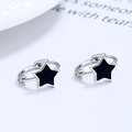 Orecchini a cerchio minimalisti in argento sterling 925 con stella in smalto nero - Pentagramma / Argento 925
