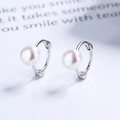 Elegant S925 sterling silver hoop earrings with round white pearls in a minimalist design - 925 Silver / 5mm