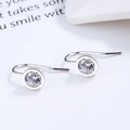 Pendientes de gancho en plata 925 con circonitas redondas engastadas en bisel elegante - Plata 925 / Oro Blanco