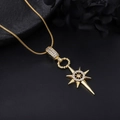 Détail du pendentif étoile octogonale dorée avec cristaux sur une chaîne serpent - Style Or (L1132-B)
