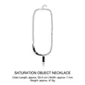 Collana da uomo in stile industriale con ciondolo nero rettangolare e maglie d'argento - Stile Con Ciondolo