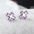 Boucles d'oreilles croix en argent avec zircons violets pour hommes sur présentoir - Noir (X203-B)