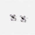 Boucles d'oreilles clous modernes en forme de X avec zircons cubiques scintillants - Argent (X203-A)