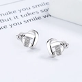 Prachtige 925 sterling zilveren hartvormige oorknopjes met glanzende witte zirkonia - Witgoud