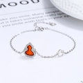 925 Silber Armband mit rotem Achat-Anhänger in Kürbisform und glitzernden Diamanten - 925er Silber / Roter Achat (Weißgold)