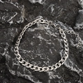 Pulsera de eslabones cubanos de acero inoxidable plateado pulido para hombre y mujer en roca gris - Plateado (S317-A)