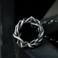 Anillo de espinas industrial vintage con acabado negro oxidado y texturas finas - Collar de Espinas (L686-A)