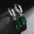 Elegante Silberohrringe mit rechteckigen smaragdgrünen Steinen in Vierkrallen-Fassung - Silber Mit Pfauengrün (X787-A)
